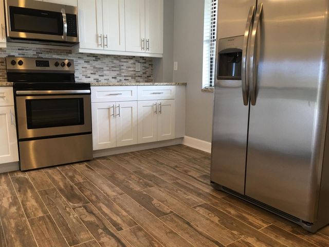 309 LAKE Circle 202, North Palm Beach, FL 33408