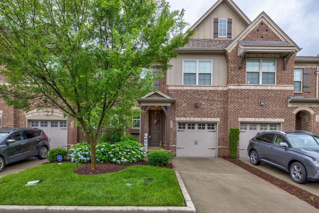 206 Bixby Private Ln, Hendersonville, TN 37075