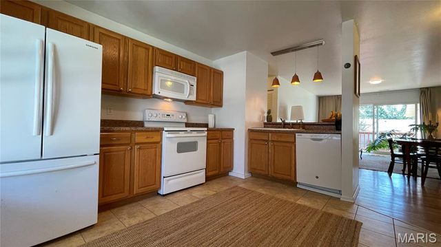 1005 Sugar Creek Court 7, St Peters, MO 63376