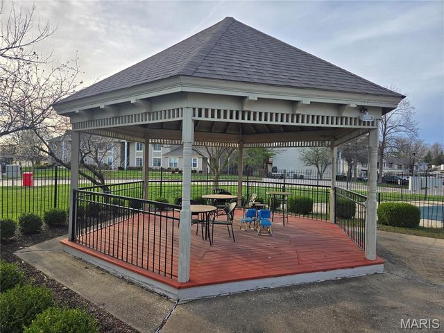 1005 Sugar Creek Court 7, St Peters, MO 63376