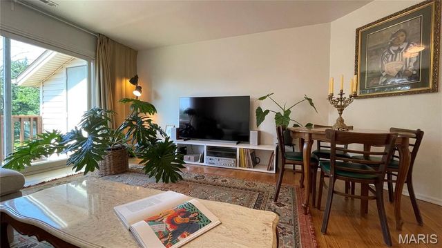 1005 Sugar Creek Court 7, St Peters, MO 63376