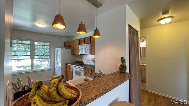 1005 Sugar Creek Court 7, St Peters, MO 63376