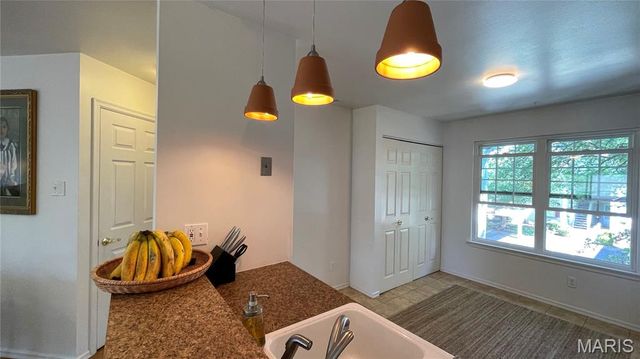 1005 Sugar Creek Court 7, St Peters, MO 63376