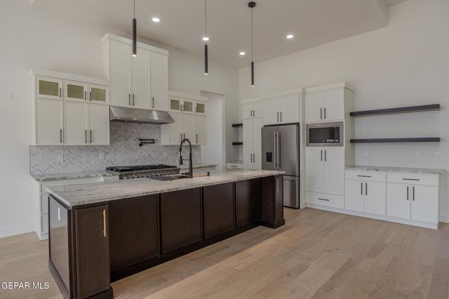 5660 RIO BONITO Circle, El Paso, TX 79932