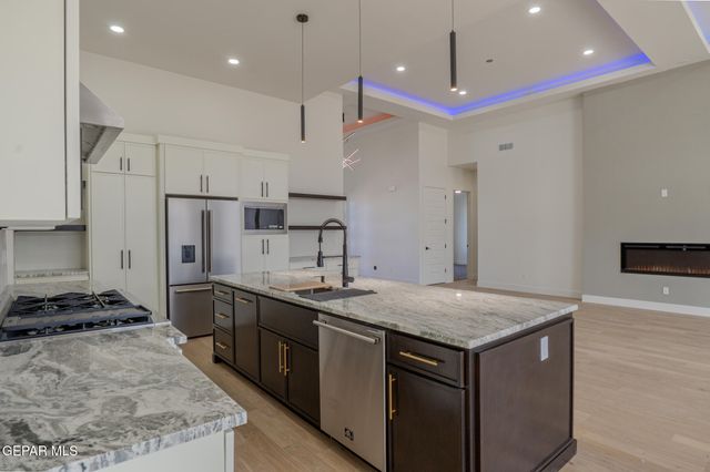 5660 RIO BONITO Circle, El Paso, TX 79932