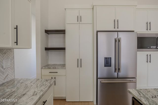 5660 RIO BONITO Circle, El Paso, TX 79932