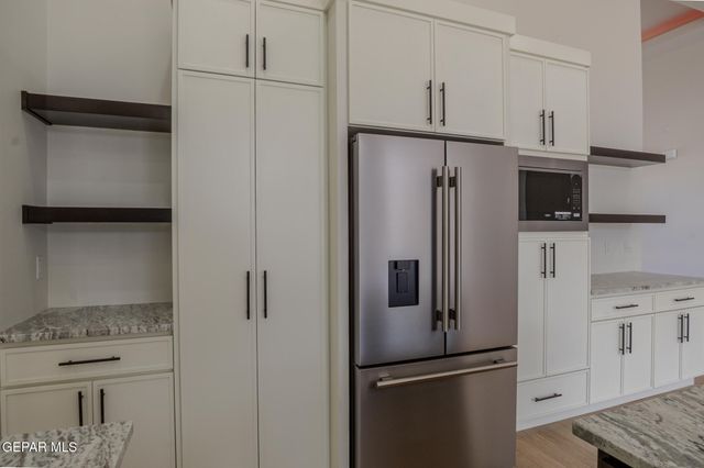 5660 RIO BONITO Circle, El Paso, TX 79932