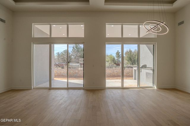 5660 RIO BONITO Circle, El Paso, TX 79932