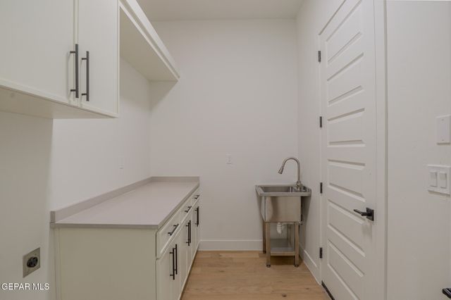 5660 RIO BONITO Circle, El Paso, TX 79932