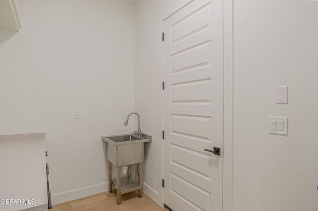 5660 RIO BONITO Circle, El Paso, TX 79932