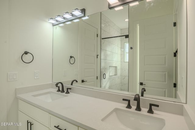 5660 RIO BONITO Circle, El Paso, TX 79932