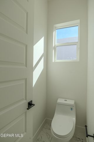 5660 RIO BONITO Circle, El Paso, TX 79932