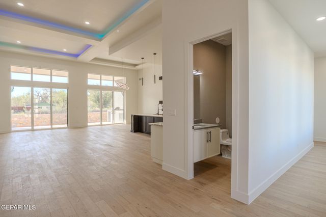 5660 RIO BONITO Circle, El Paso, TX 79932