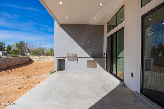 5660 RIO BONITO Circle, El Paso, TX 79932