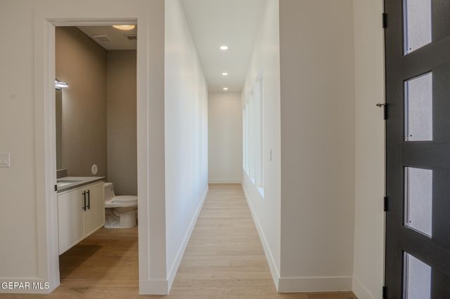 5660 RIO BONITO Circle, El Paso, TX 79932