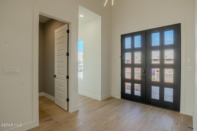 5660 RIO BONITO Circle, El Paso, TX 79932