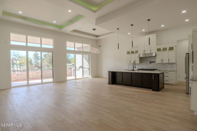 5660 RIO BONITO Circle, El Paso, TX 79932