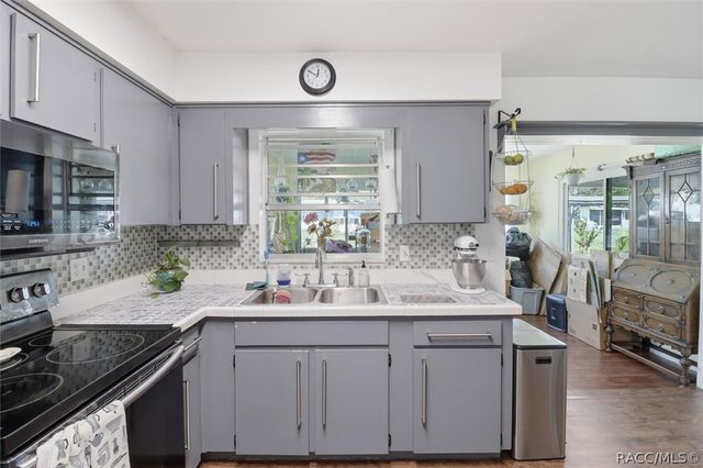 7 S J Kellner Boulevard, Beverly Hills, FL 34465