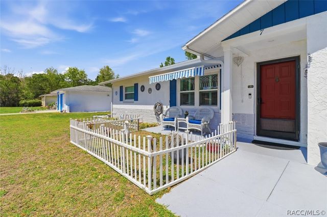 7 S J Kellner Boulevard, Beverly Hills, FL 34465