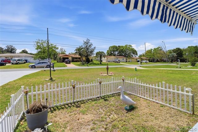 7 S J Kellner Boulevard, Beverly Hills, FL 34465