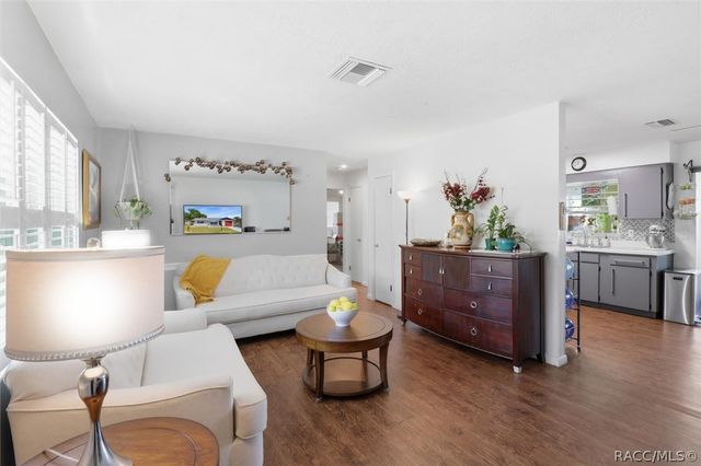 7 S J Kellner Boulevard, Beverly Hills, FL 34465