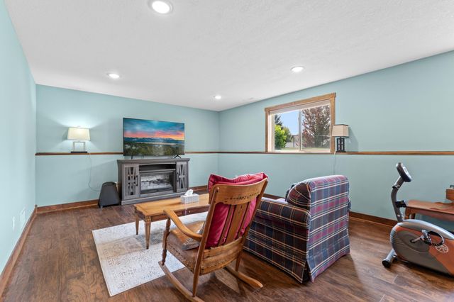 4300 Genevieve Place NW, Rochester, MN 55901