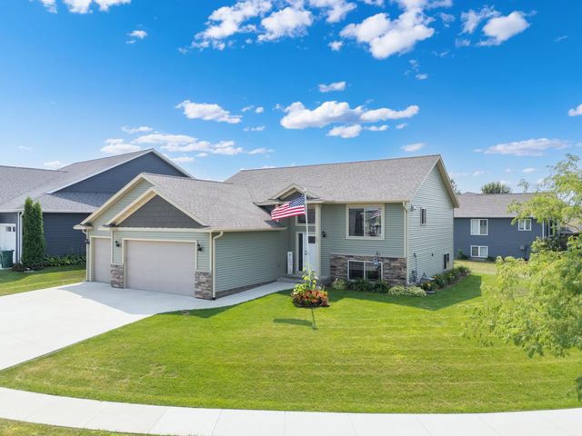 4300 Genevieve Place NW, Rochester, MN 55901