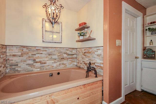 3765 Woodside Drive Extension, Geneva, OH 44041