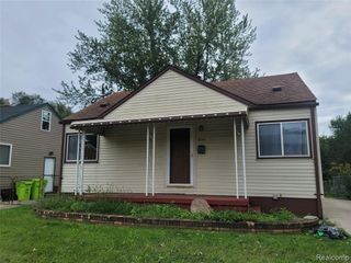 949 W Farnum Avenue, Madison Heights, MI 48071