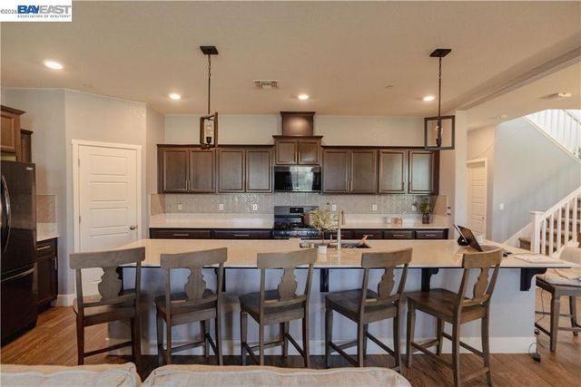 2481 Pineda Dr, Merced, CA 95340