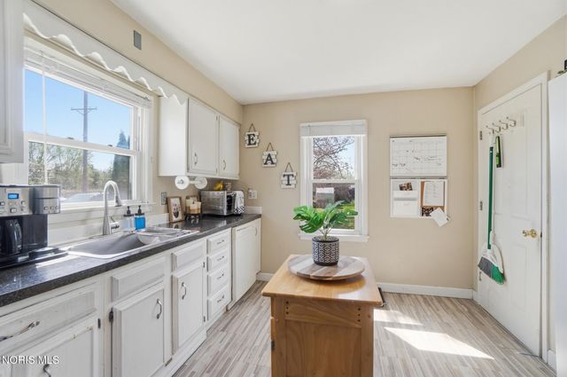 9113 Geiser Road, Holland, OH 43528