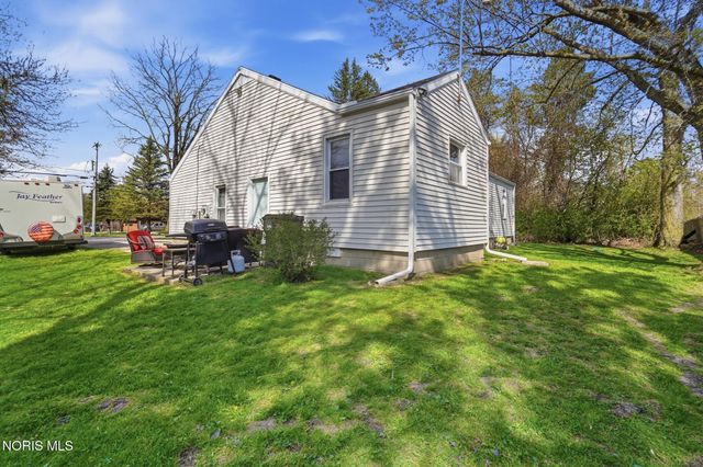 9113 Geiser Road, Holland, OH 43528