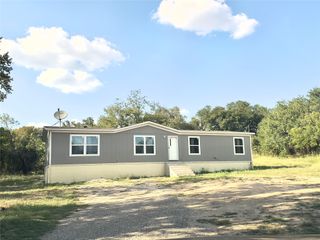 1869 Young LN, Lockhart, TX 78644