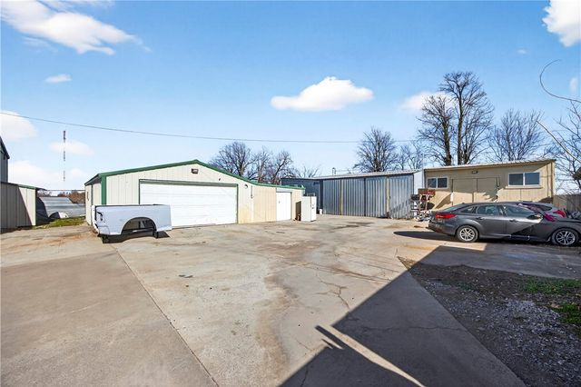 17374 Heavy Chevy Road, Siloam Springs, AR 72761