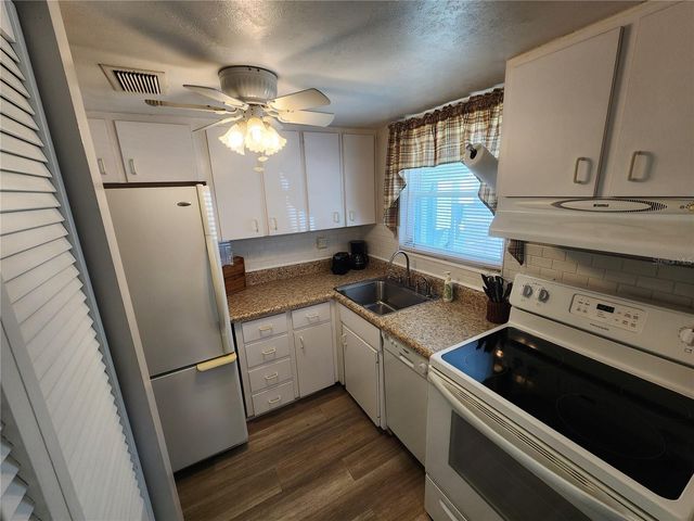 5842 WELCOME ROAD J2, Bradenton, FL 34207