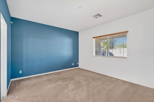 7520 W SOUTHGATE Avenue, Phoenix, AZ 85043