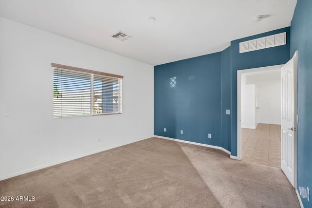 7520 W SOUTHGATE Avenue, Phoenix, AZ 85043