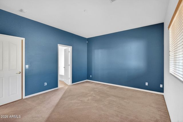 7520 W SOUTHGATE Avenue, Phoenix, AZ 85043