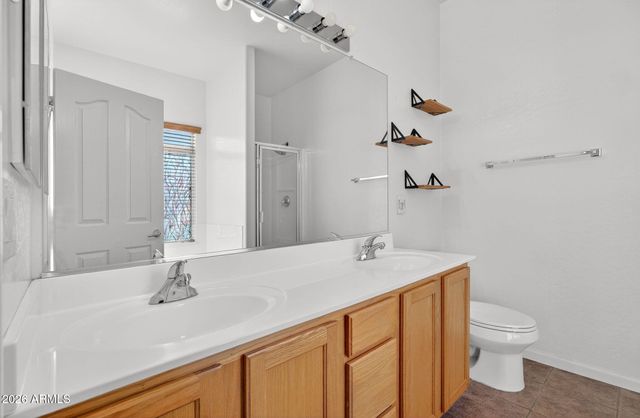 7520 W SOUTHGATE Avenue, Phoenix, AZ 85043