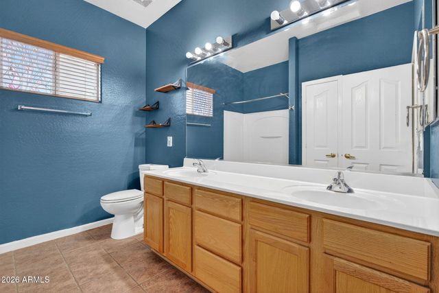 7520 W SOUTHGATE Avenue, Phoenix, AZ 85043