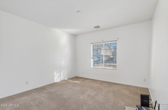 7520 W SOUTHGATE Avenue, Phoenix, AZ 85043