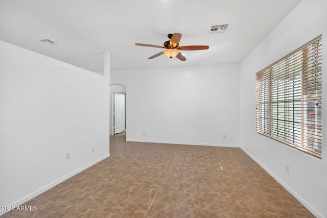 7520 W SOUTHGATE Avenue, Phoenix, AZ 85043