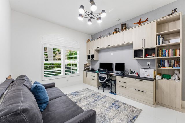 110 Andalusia Way, Palm Beach Gardens, FL 33418