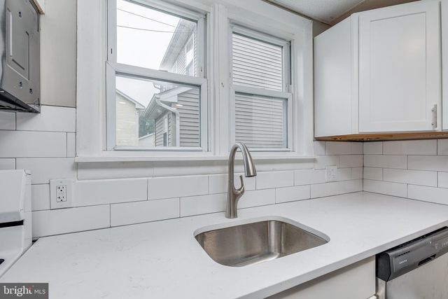 11 MAGNOLIA ST, Westville, NJ 08093