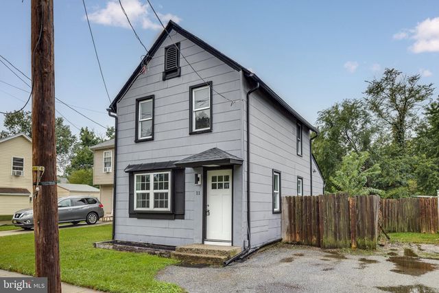 11 MAGNOLIA ST, Westville, NJ 08093