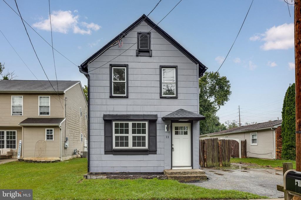 11 MAGNOLIA ST, Westville, NJ 08093