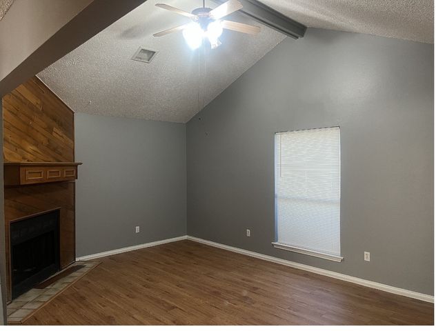 215 Christina Place, Grand Prairie, TX 75051