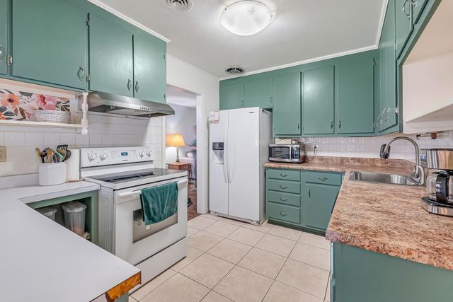 132 NW Loizos Drive, Fort Walton Beach, FL 32548