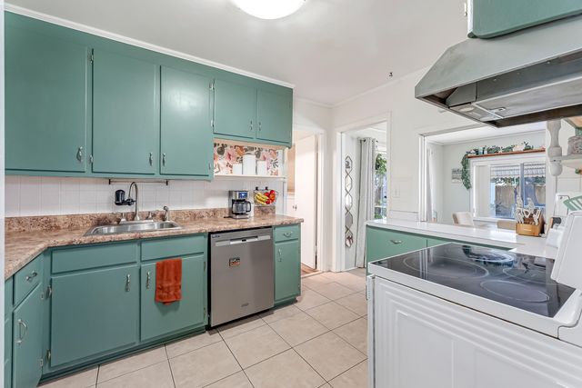 132 NW Loizos Drive, Fort Walton Beach, FL 32548