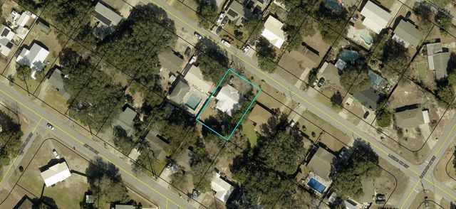 132 NW Loizos Drive, Fort Walton Beach, FL 32548